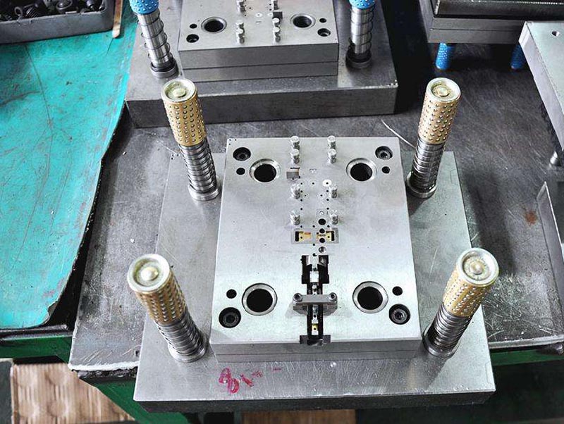 巫山模具制造-01